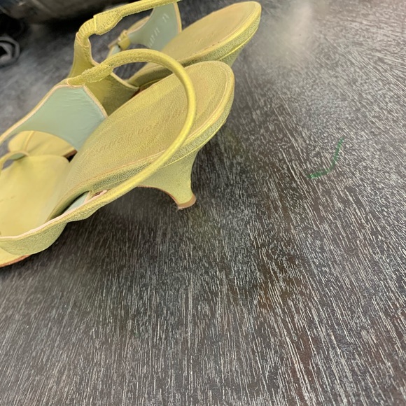 Citron yellow kitten heels - Picture 4 of 4